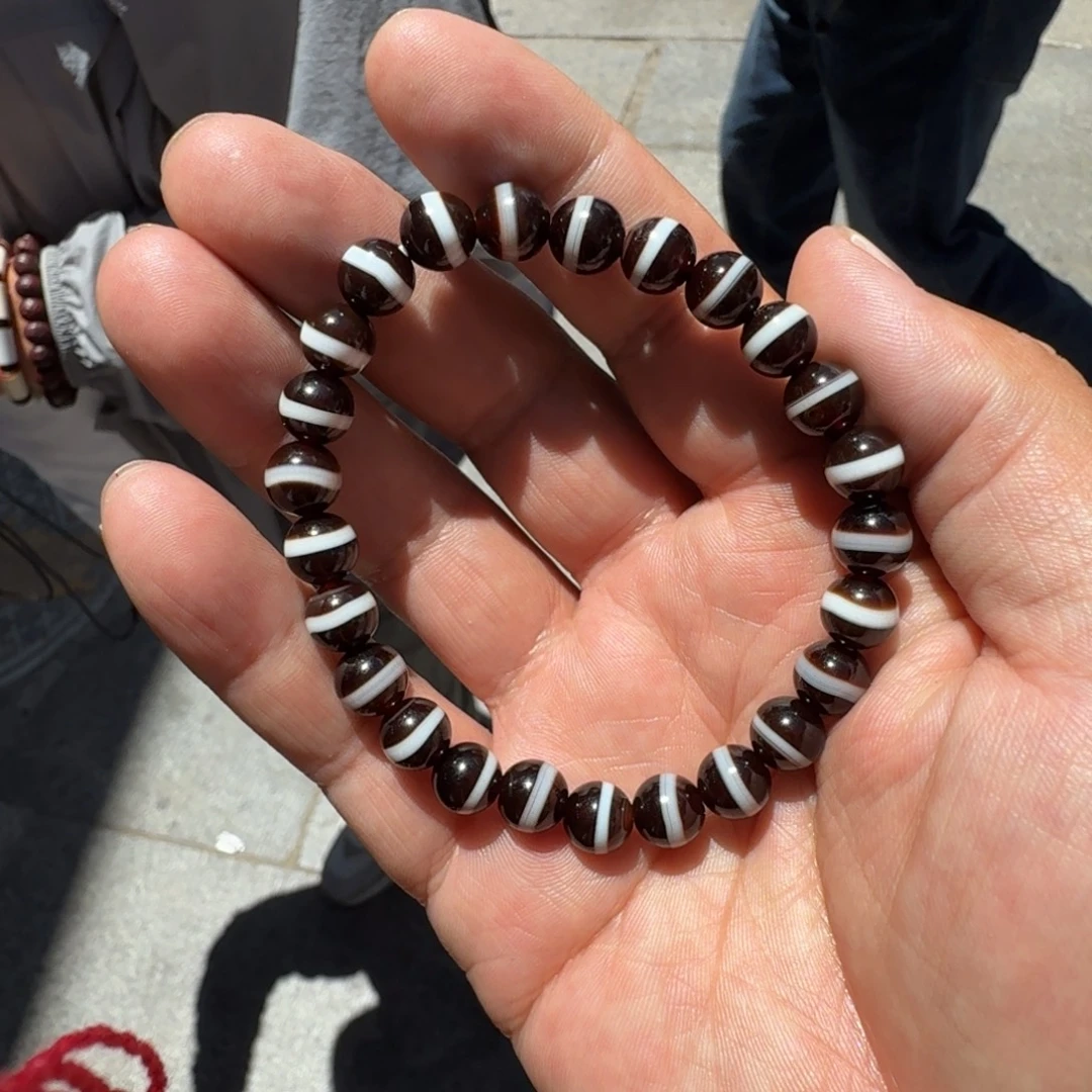 开***在玛瑙/玉髓颈饰未镶嵌