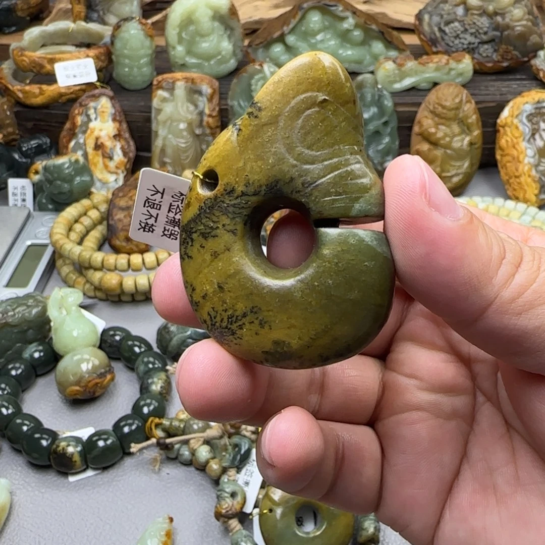 阿***提岫岩河磨玉（透闪石质玉）未镶嵌珠宝奇石