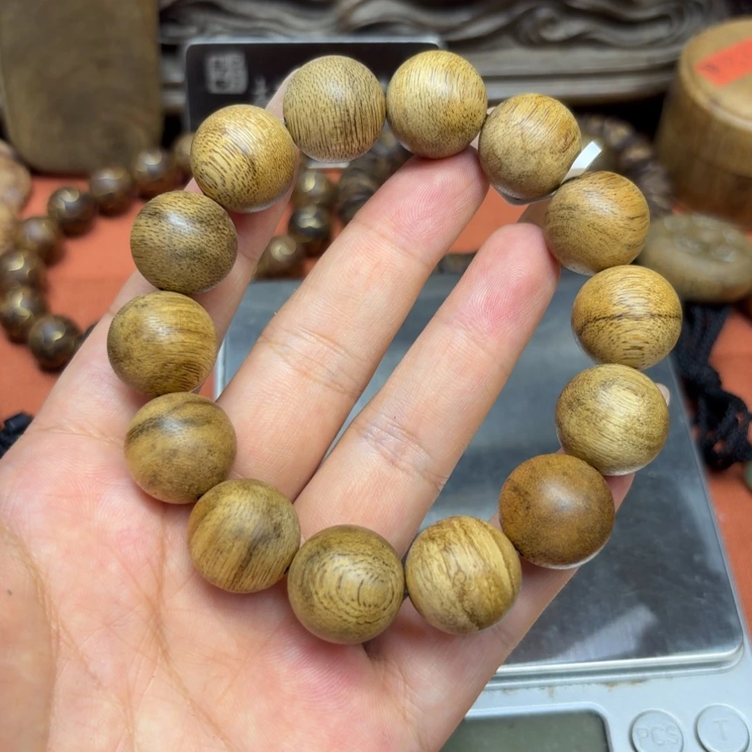 大叶紫檀（黑酸枝木类）