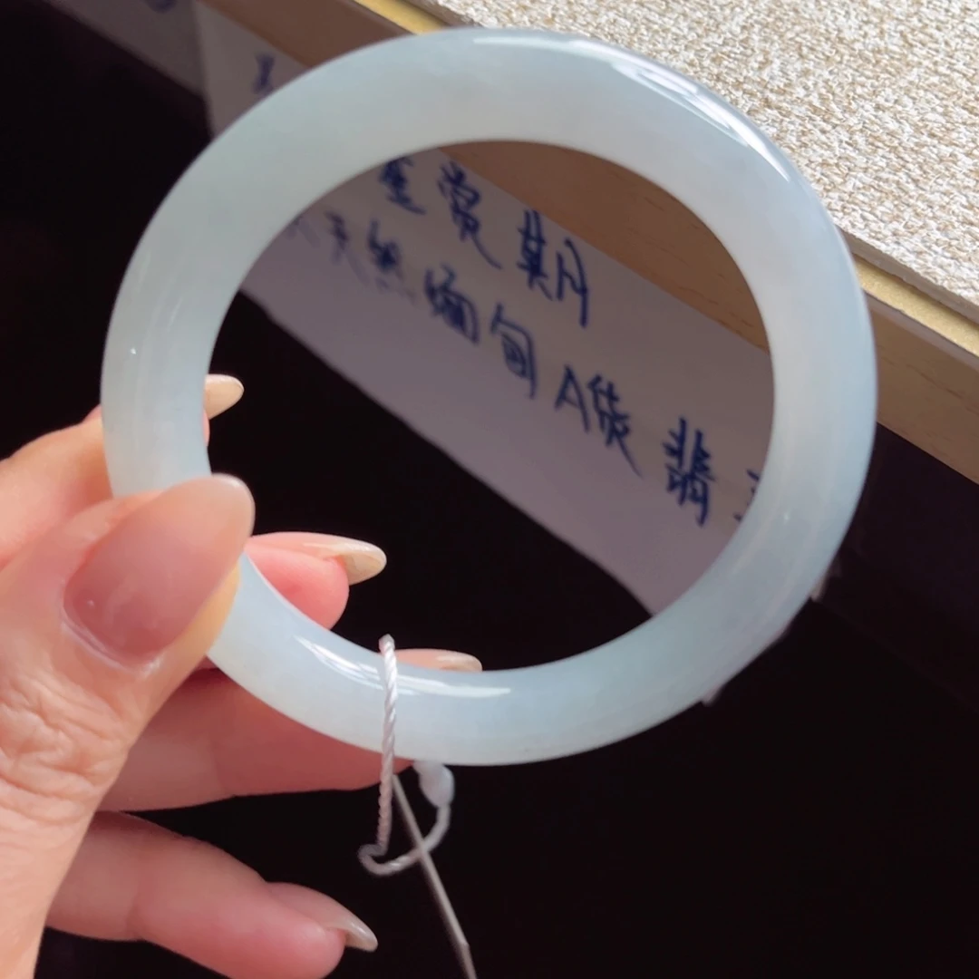 未镶嵌手镯翡翠手镯