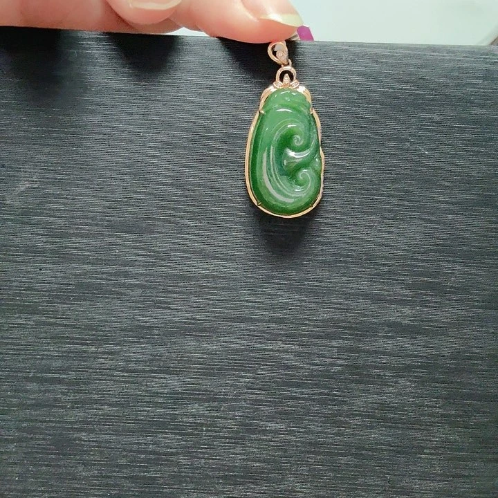 颈饰18K金镶嵌和田玉仓库