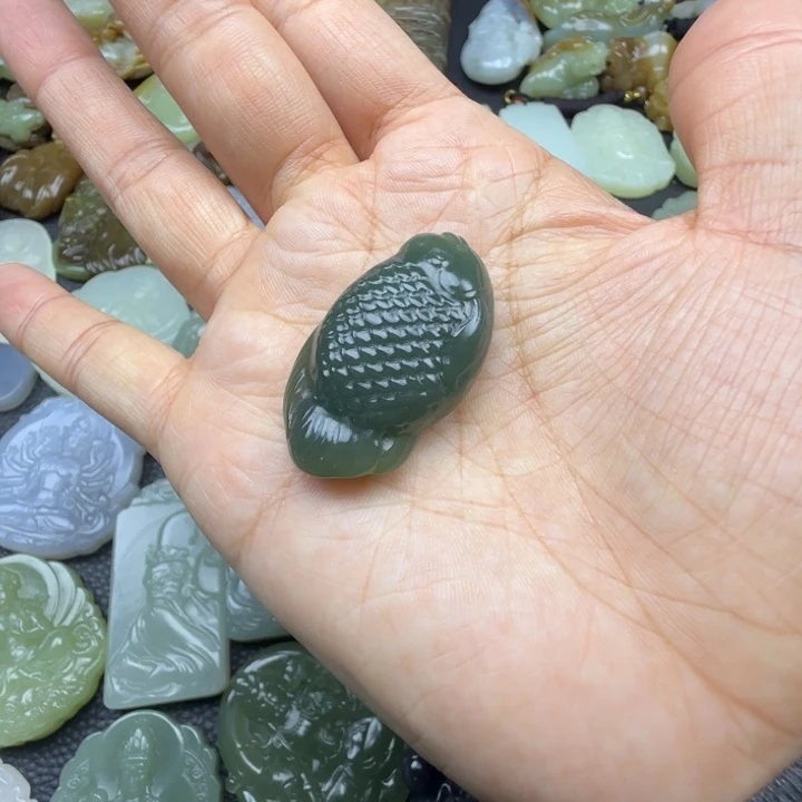 和田玉未镶嵌珠宝奇石