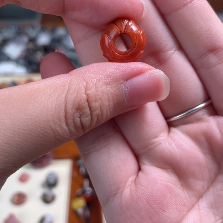 南红玛瑙未镶嵌颈饰1