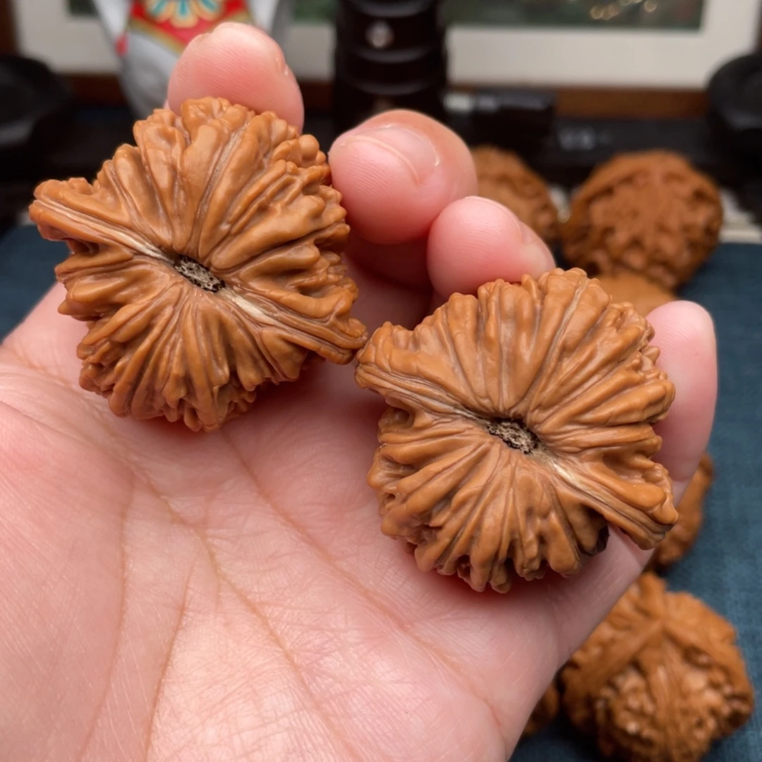 文玩核桃把件全品红皮四座楼44