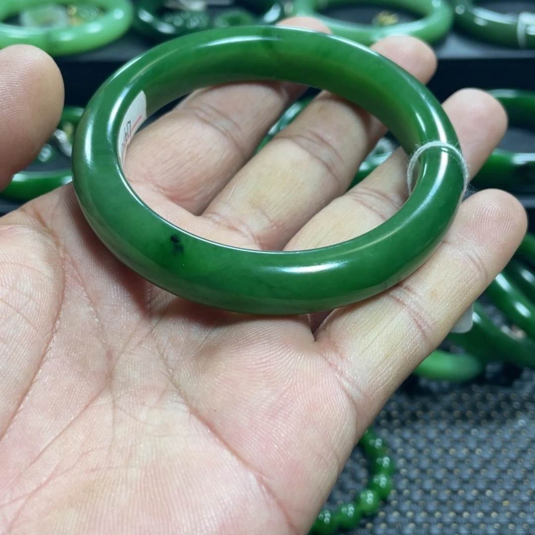 和田玉（碧玉）未镶嵌手镯