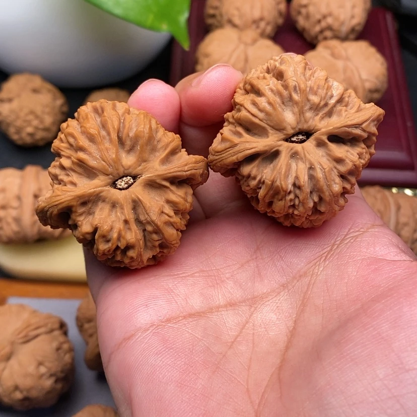 【闪购商品】文玩核桃把件南江全品42