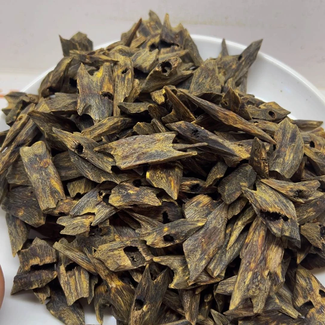 沉香碎屑沉香绿奇楠沉香乌身圆叶老块料30克