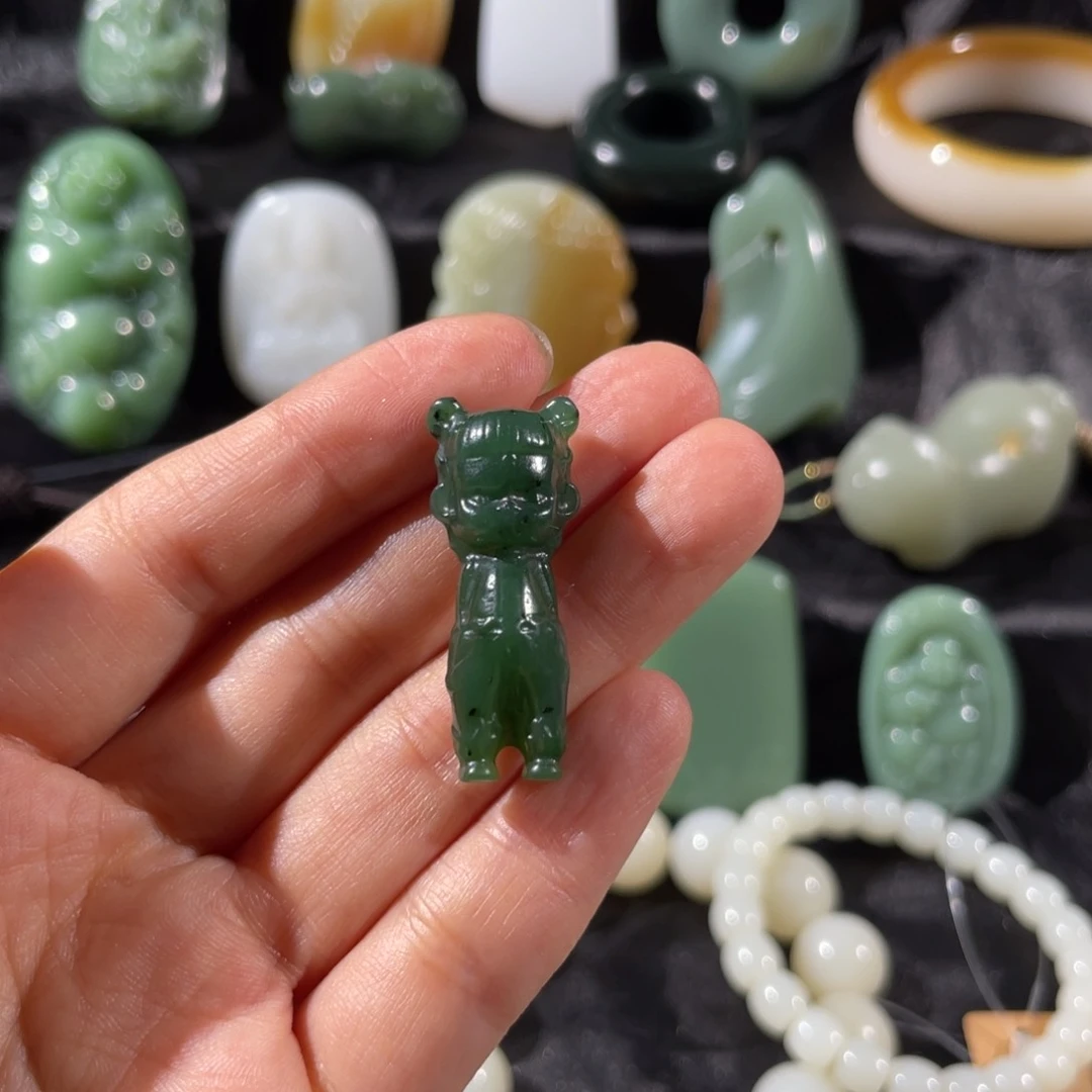 后***人和田玉未镶嵌挂件