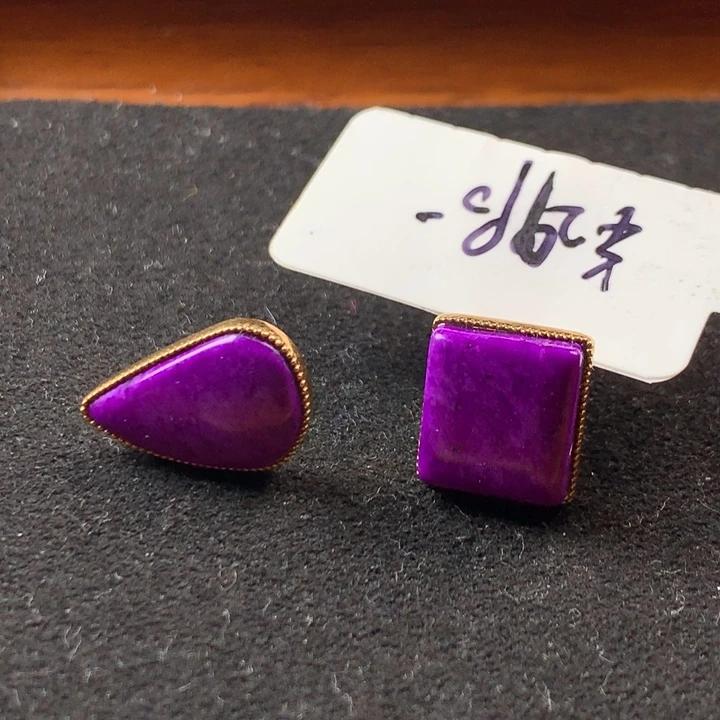 苏纪石（舒俱来）18K金镶嵌耳钉