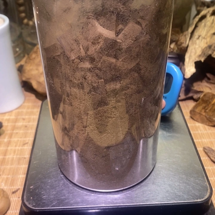 始***有沉香沉香碎屑柬埔寨