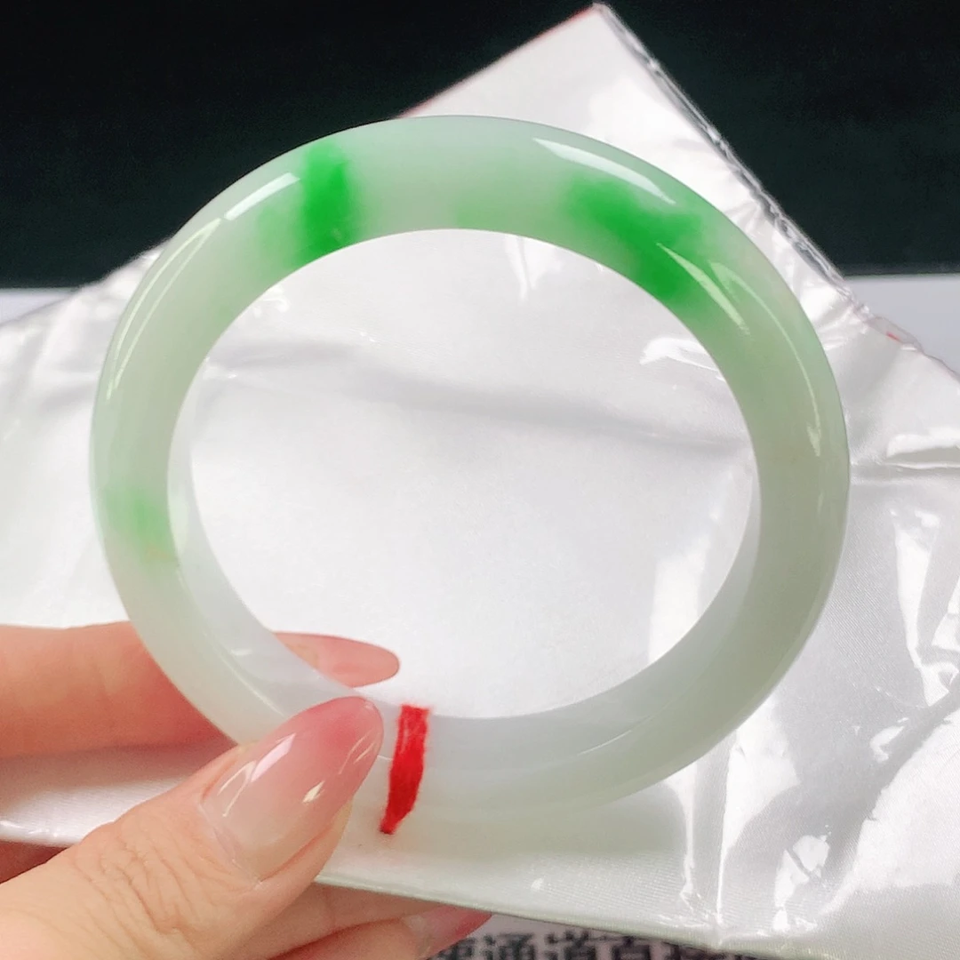 翡翠手镯未镶嵌61.5圈