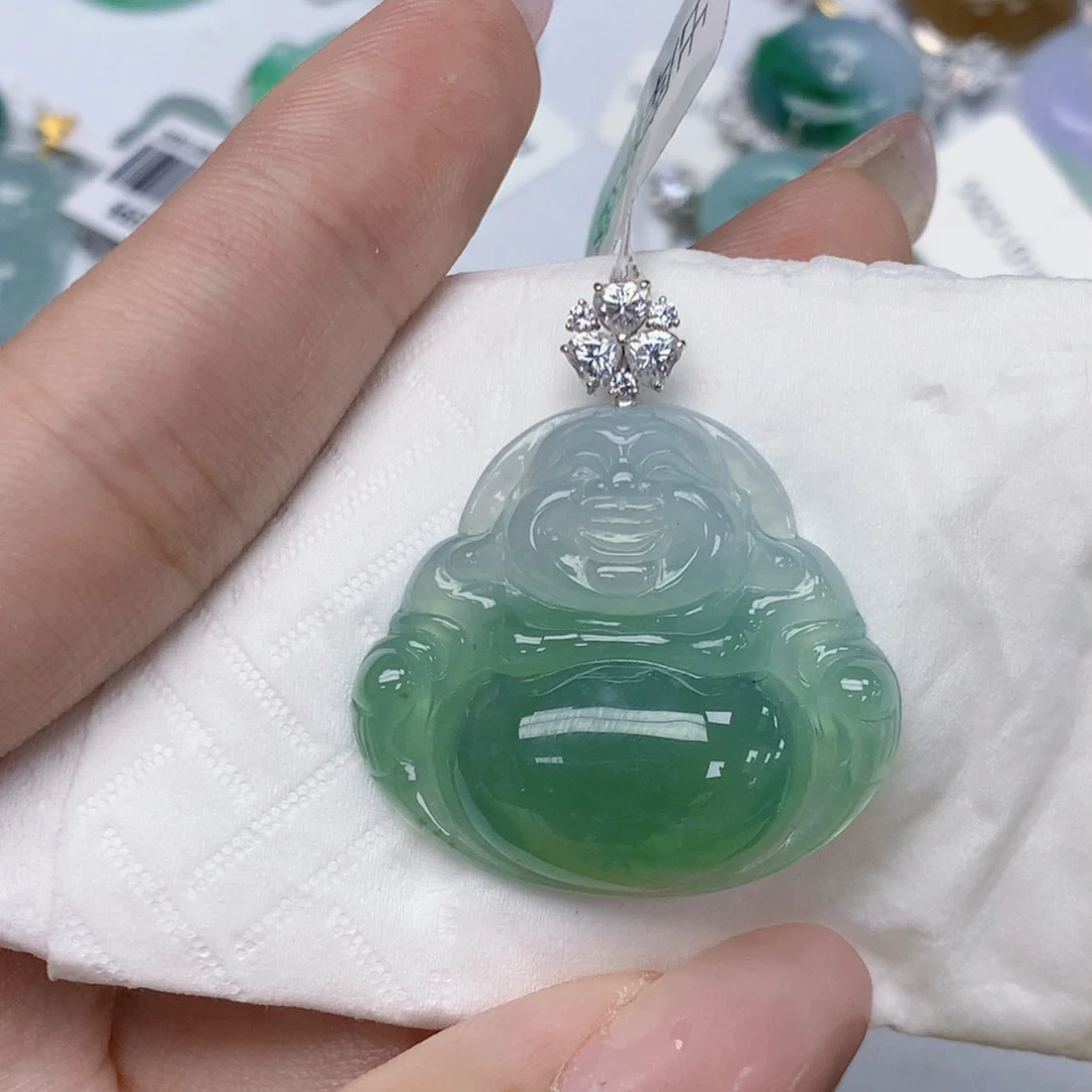 颈饰18K金镶嵌翡翠