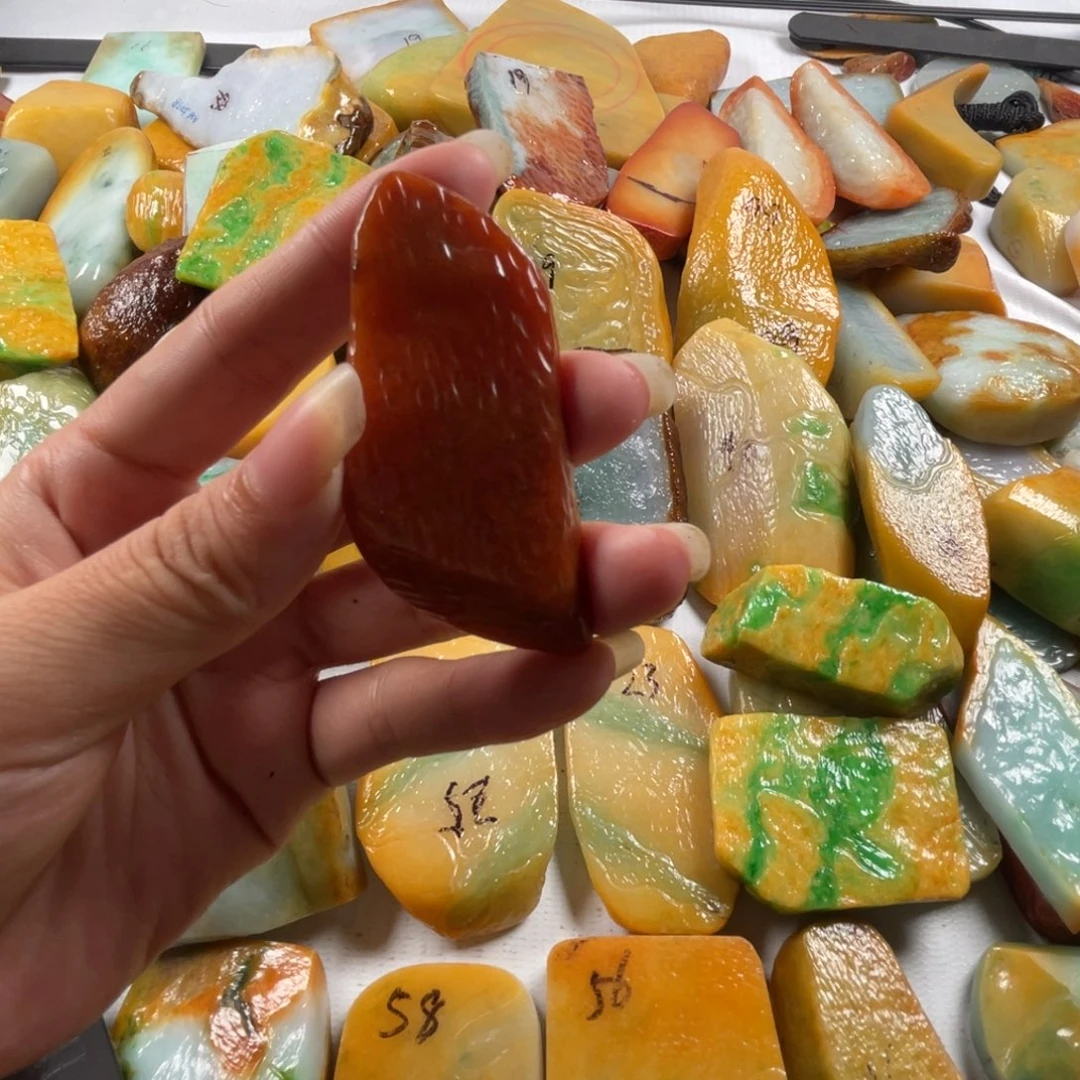 【闪购商品】颈饰未镶嵌翡翠翡翠