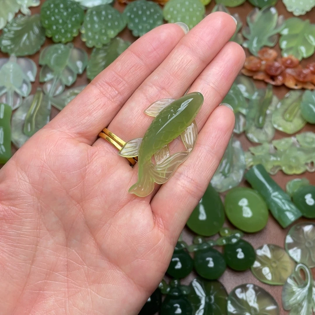 蛇纹石玉合金颈饰
