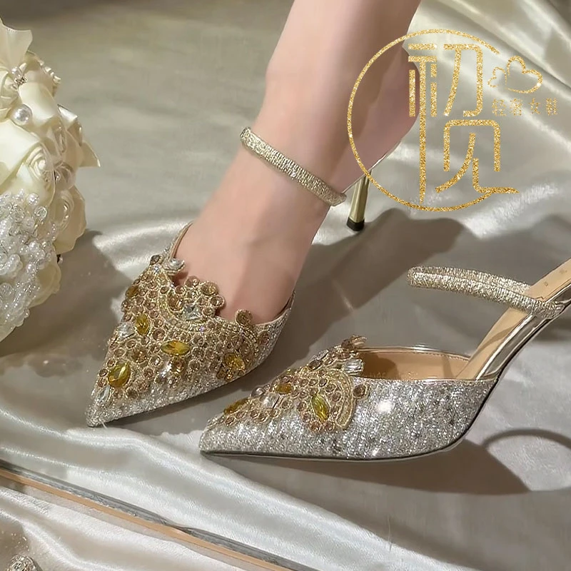 法式两穿凉鞋女2025新款尖头细跟不累脚新娘婚鞋日常小个子礼服鞋