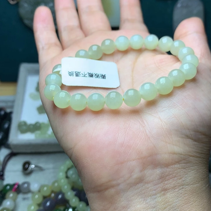 颈饰未镶嵌和田玉（糖玉）