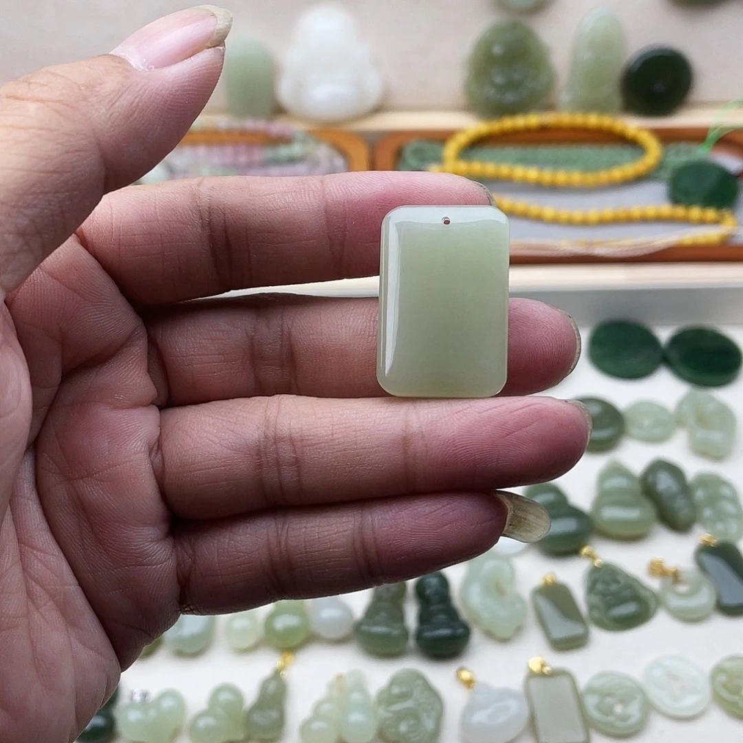 和田玉未镶嵌吊坠(不含链)