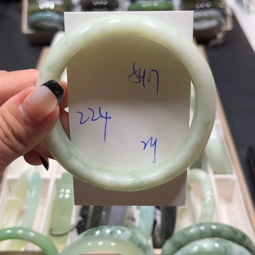 未镶嵌蛇纹石玉手镯