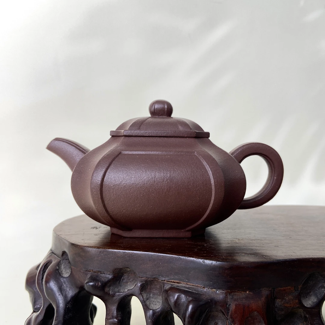 宜兴手工紫砂陶 （吴春香）260cc茶壶GS4210-11