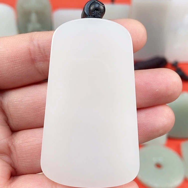 【闪购商品】颈饰未镶嵌和田玉