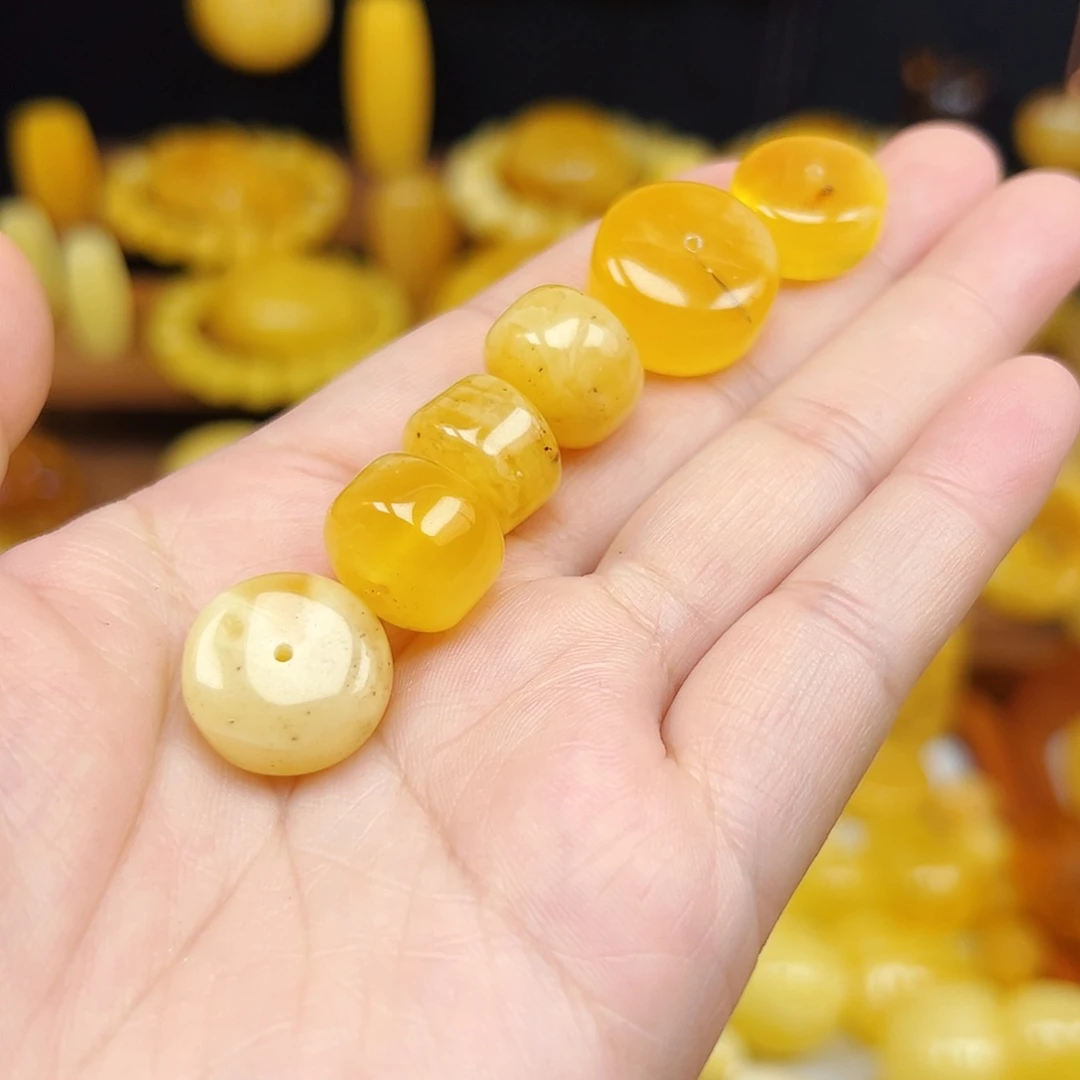 裸石琥珀未镶嵌蜜蜡澄子发其中之一