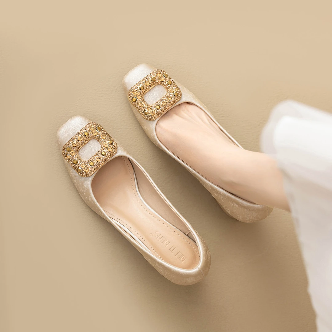 夏季新款温柔新中式粗跟春季高跟浅口百搭单鞋方头水钻方扣