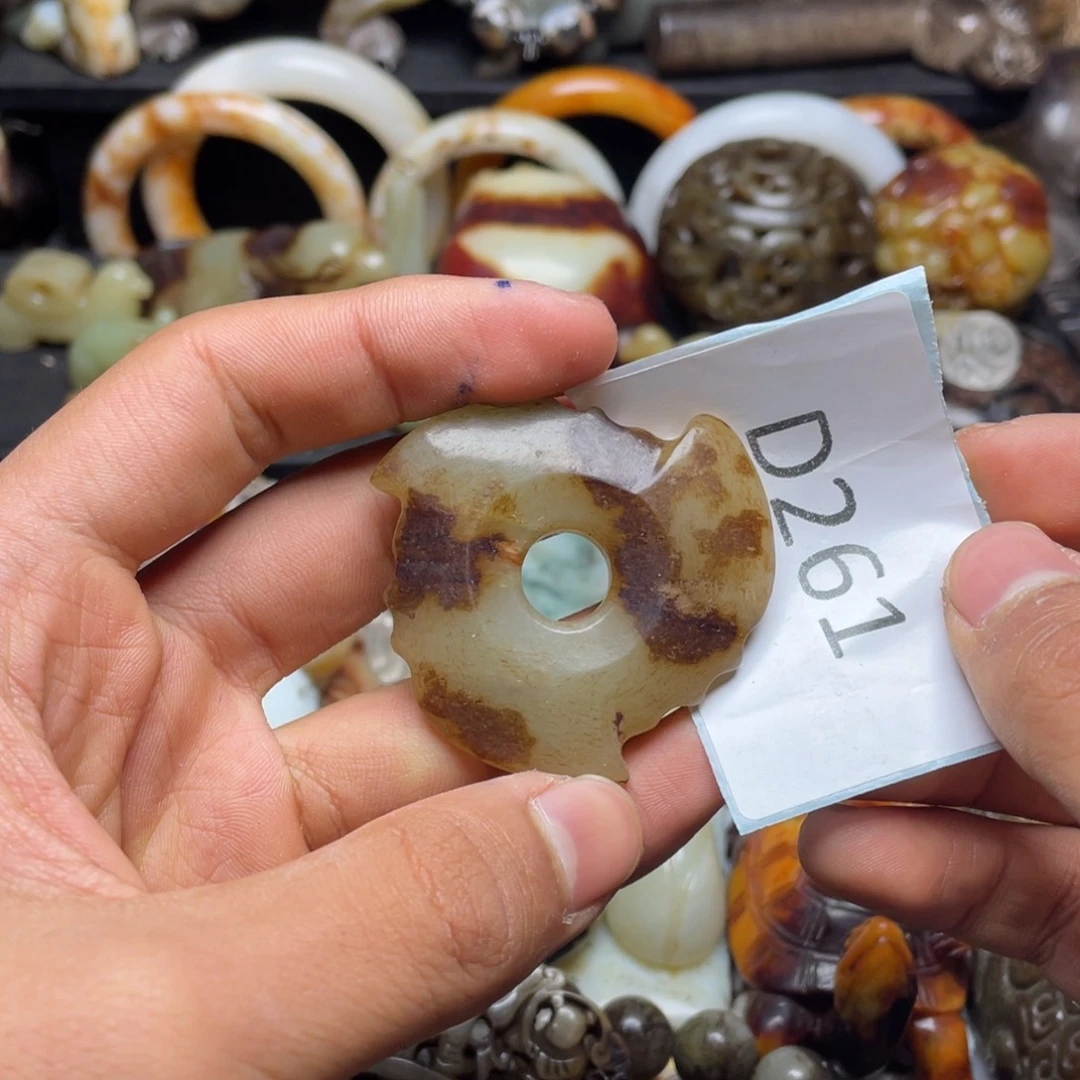 和田玉（糖玉）挂件未镶嵌