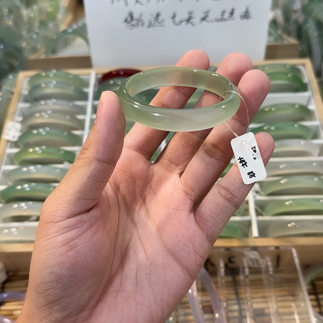 玛瑙/玉髓未镶嵌手镯圈口50.5