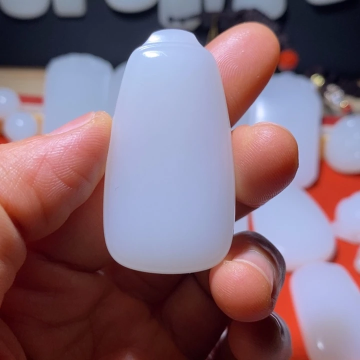 和田玉（糖玉）未镶嵌颈饰