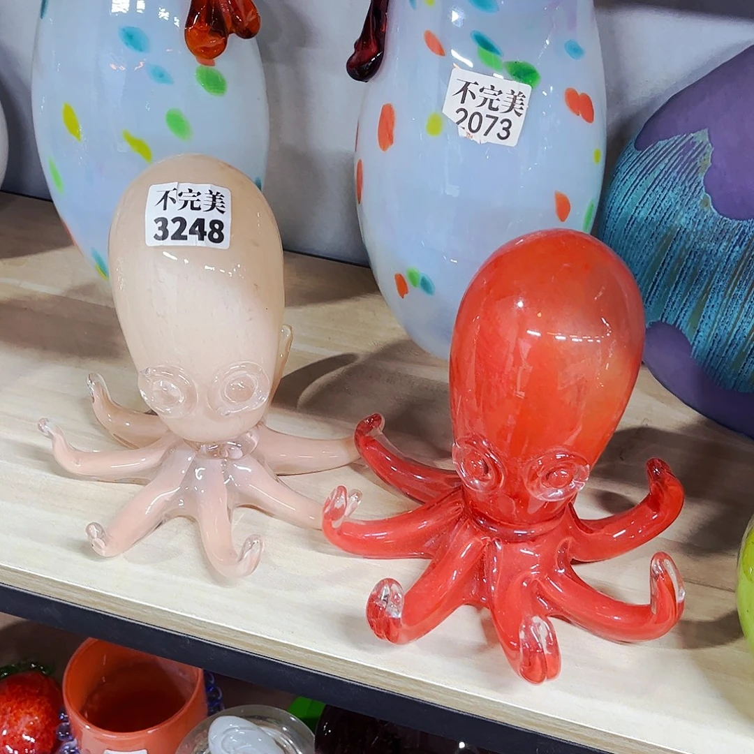 章鱼一对 家悦琉璃工艺品不完美