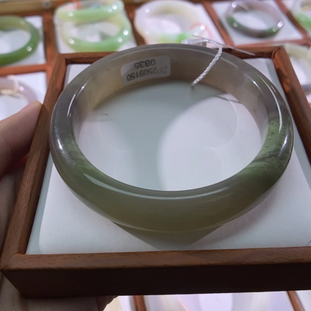 【闪购商品】未镶嵌手镯和田玉（翠青玉）