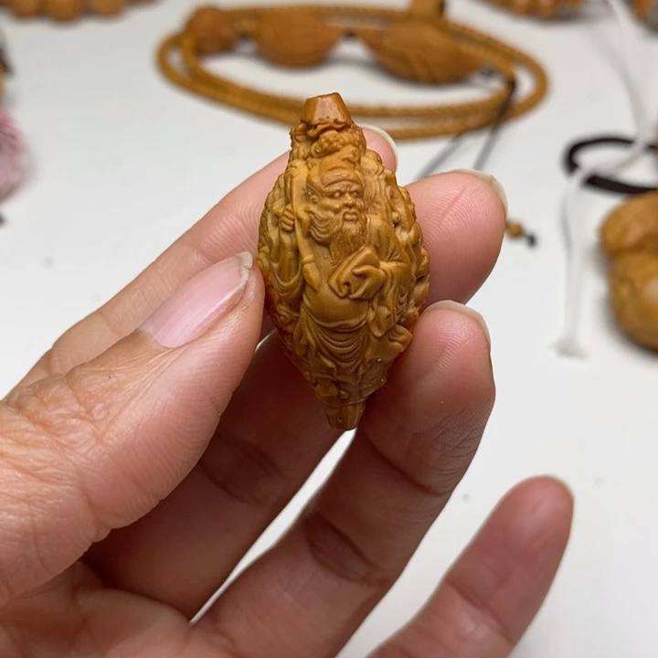 橄榄核吊坠    钟馗