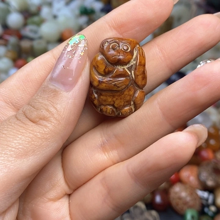 未镶嵌颈饰玛瑙/玉髓龍**下