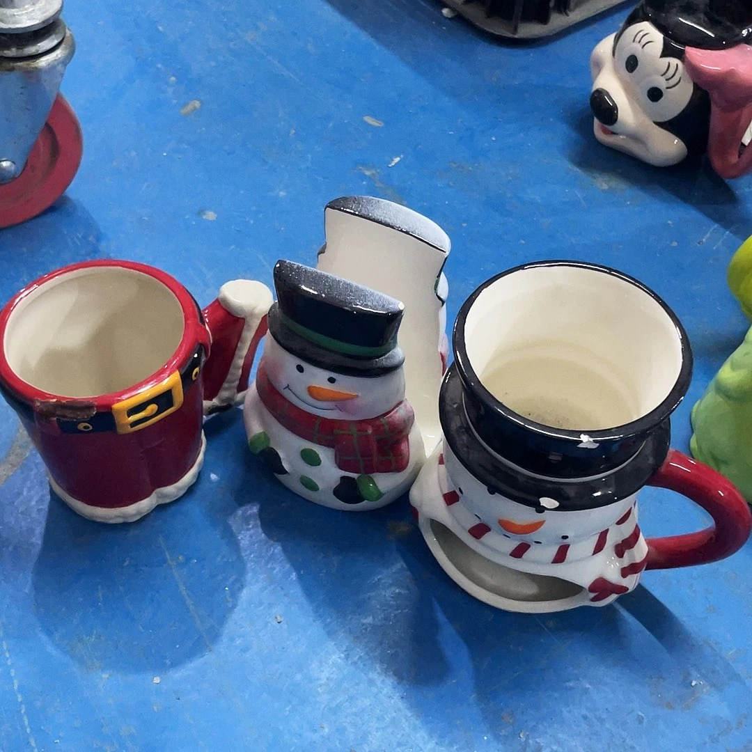 摆件劈*  磕碰。 封釉。