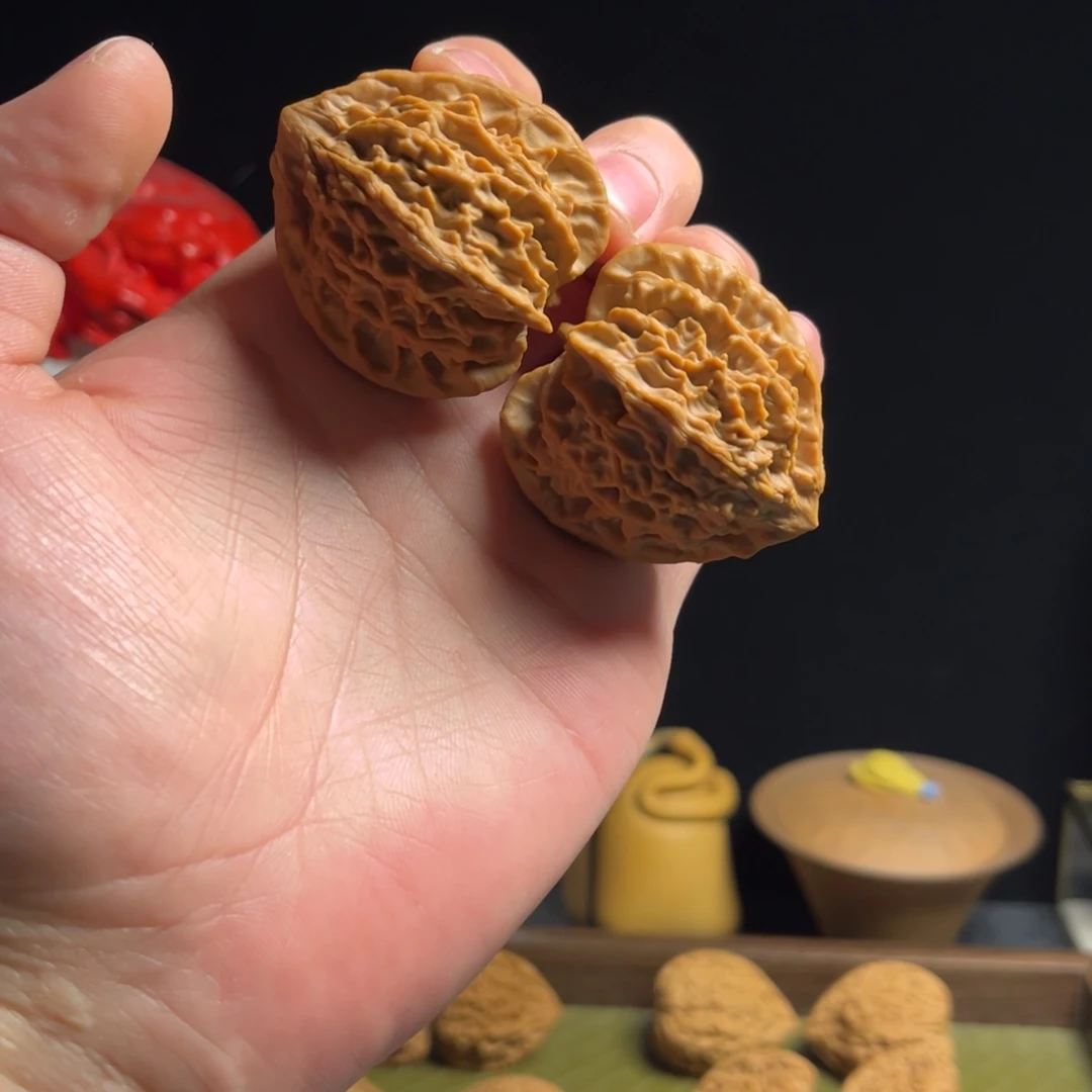 文玩核桃吊坠43血灯笼