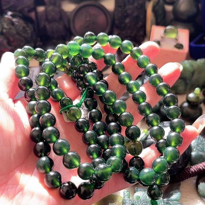 蛇纹石玉未镶嵌颈饰