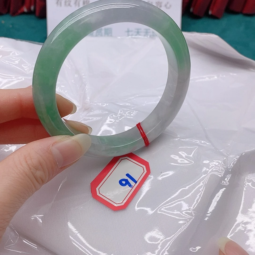 翡翠手镯未镶嵌迪*9111111111111
