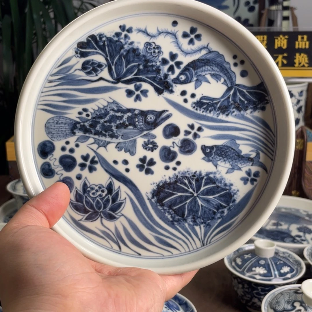 元青花鱼藻纹壶承微瑕