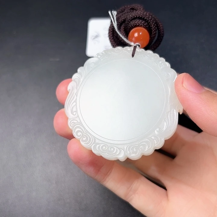 和田玉挂件未镶嵌对***。