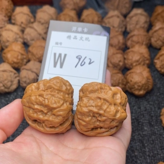 吊坠桃核我是第一百38