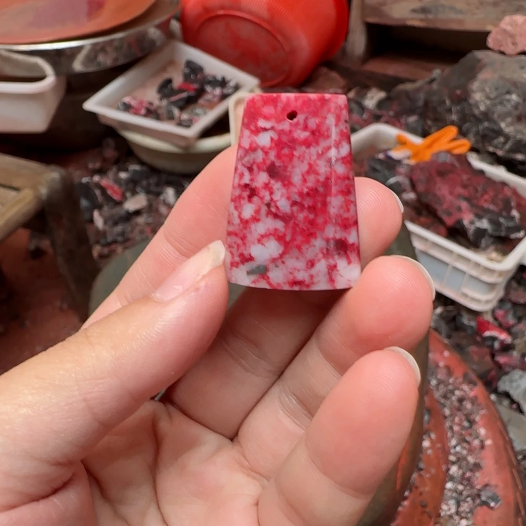 天然辰砂原石吊坠9