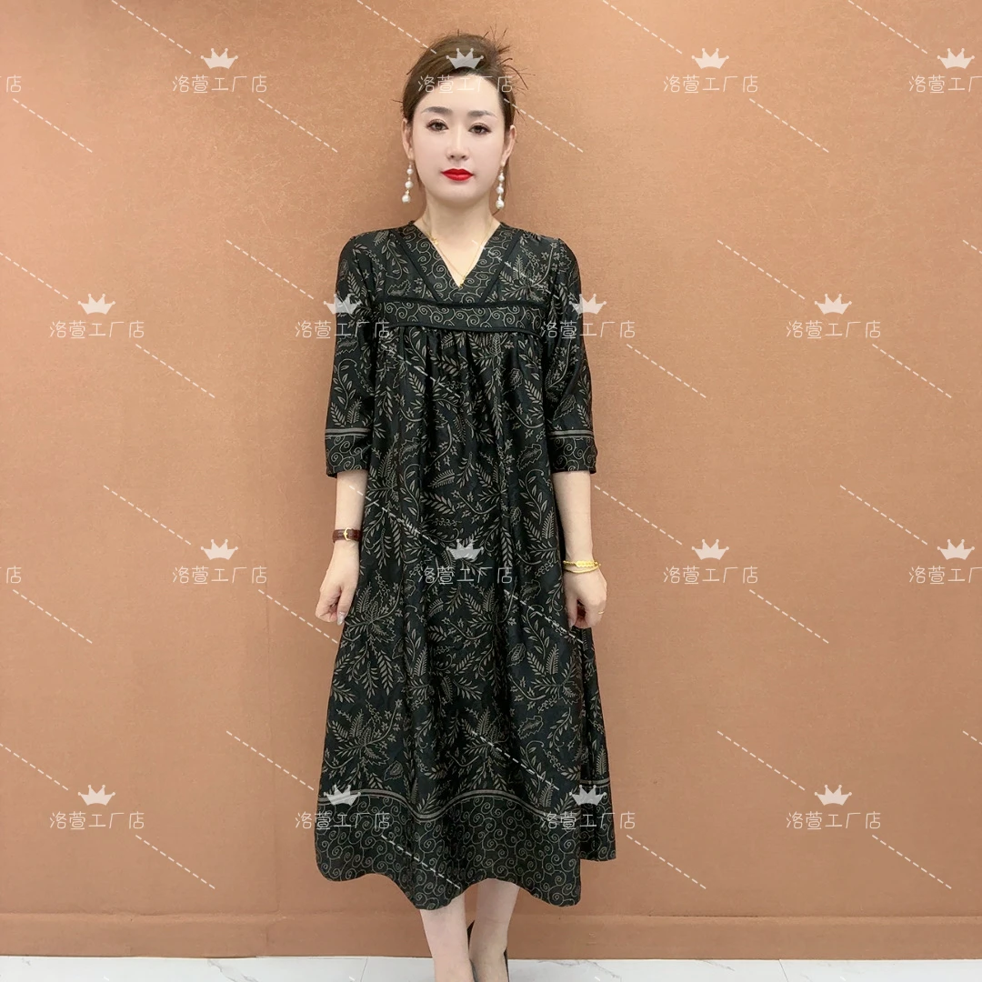 2025年夏季新款时尚休闲宽松遮肉显瘦高端大气气质轻奢大码连衣裙