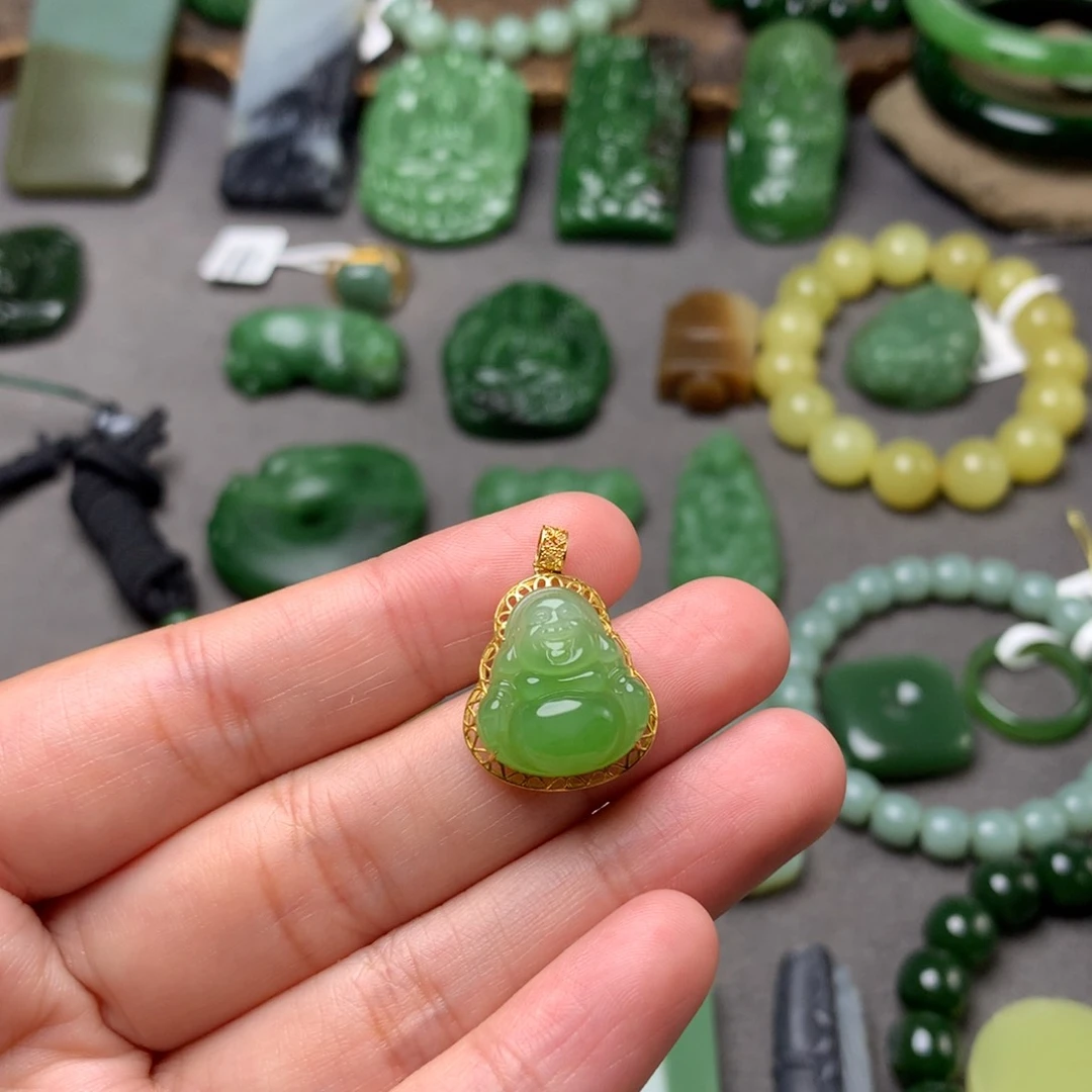 壹***玖和田玉18K金镶嵌颈饰