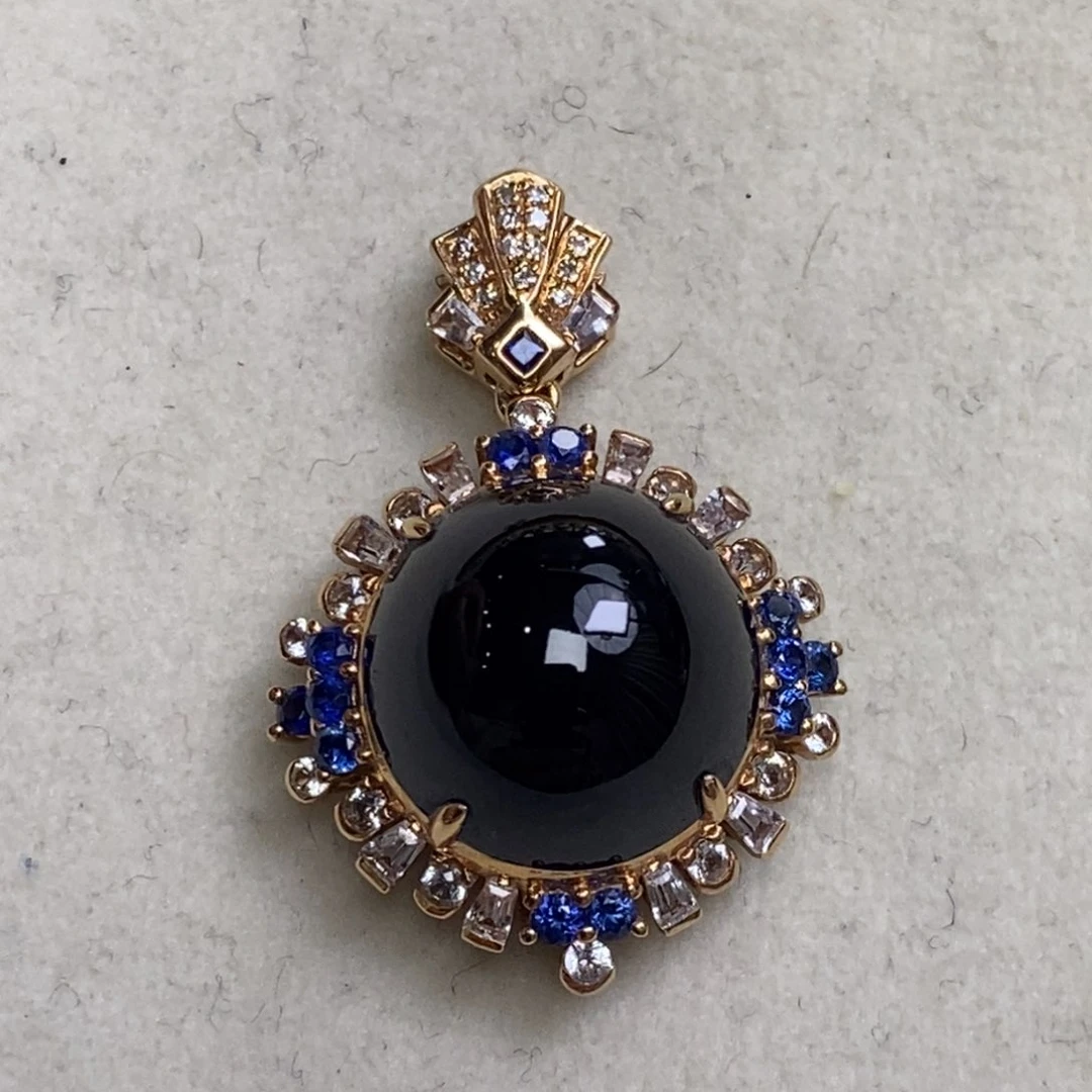 翡翠颈饰18K金镶嵌墨翠蛋面