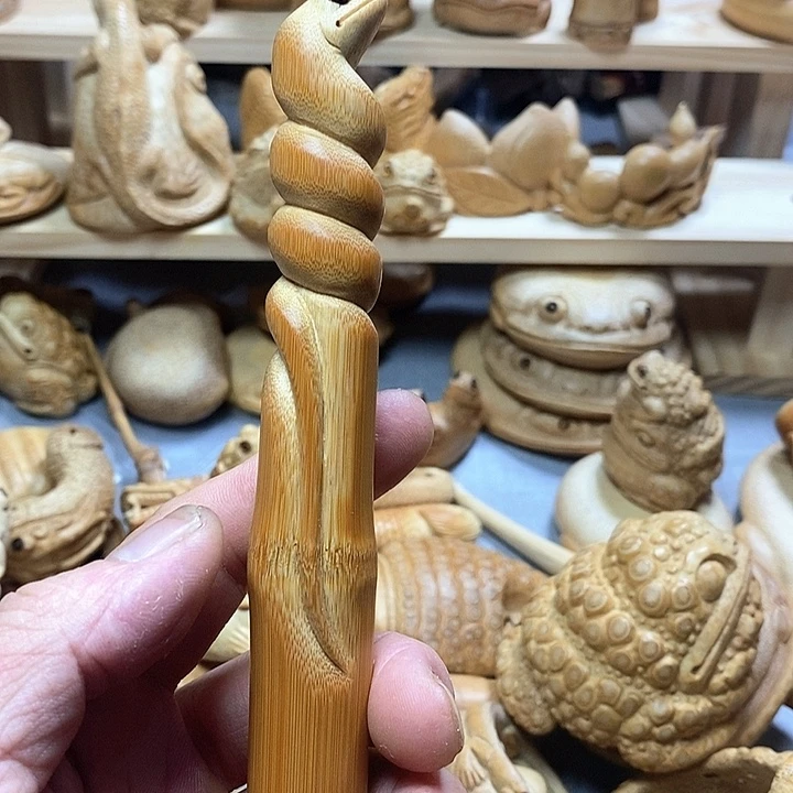 实心竹雕刻小蛇把件