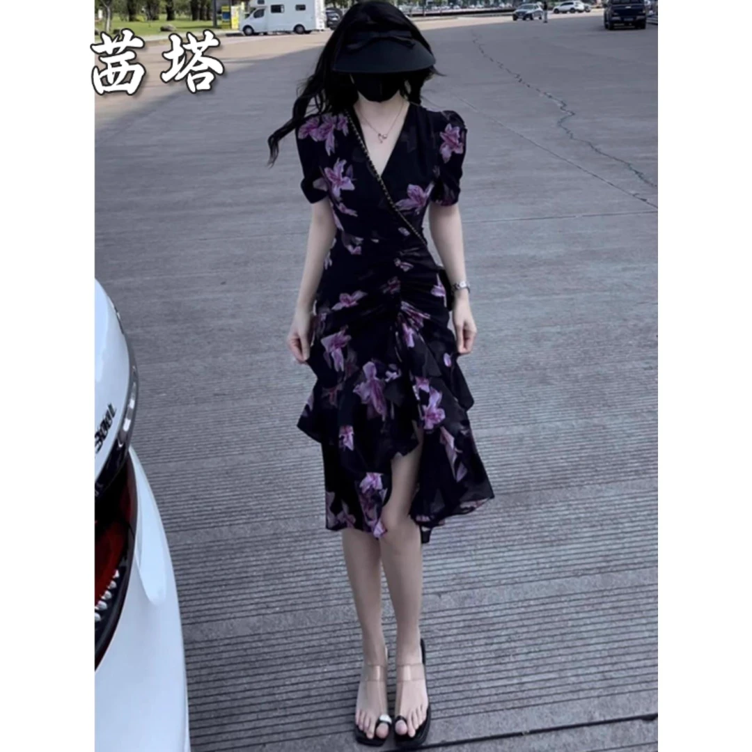 高级感超好看碎花雪纺V领连衣裙女夏季收腰显瘦气质法式茶歇裙子