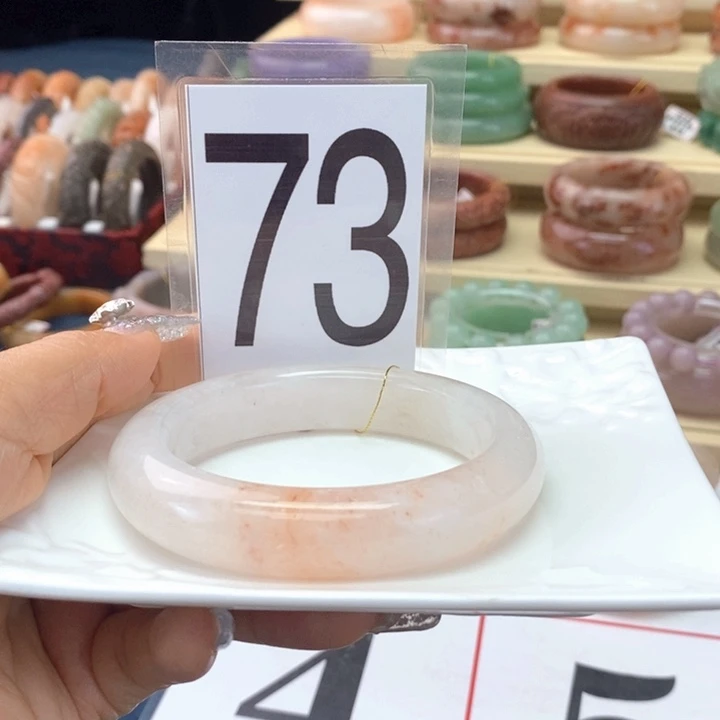 石英岩玉未镶嵌手镯62