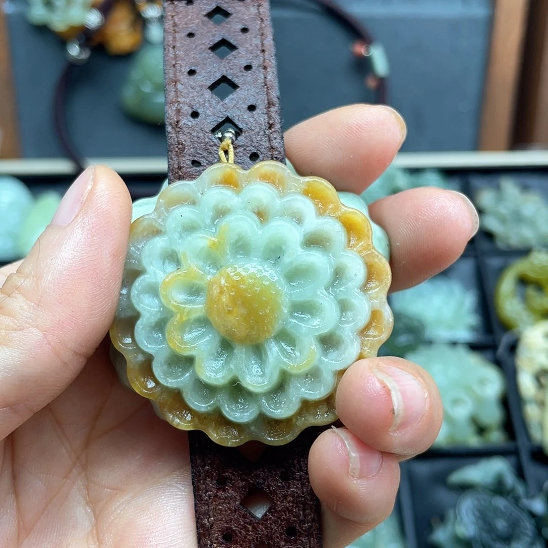 蛇纹石玉未镶嵌颈饰