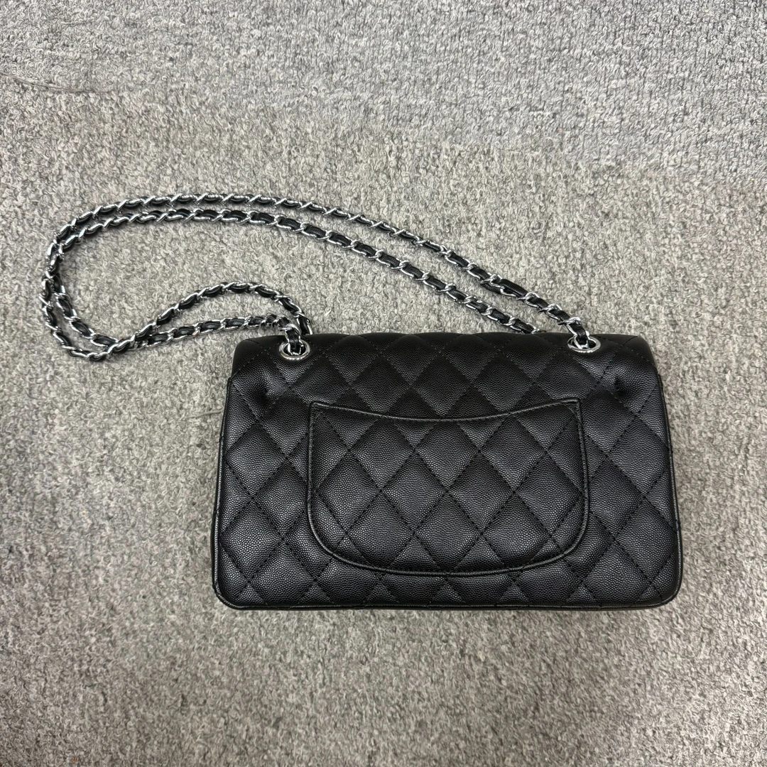 【A17】   新款经典 菱格鱼子酱CF-银扣