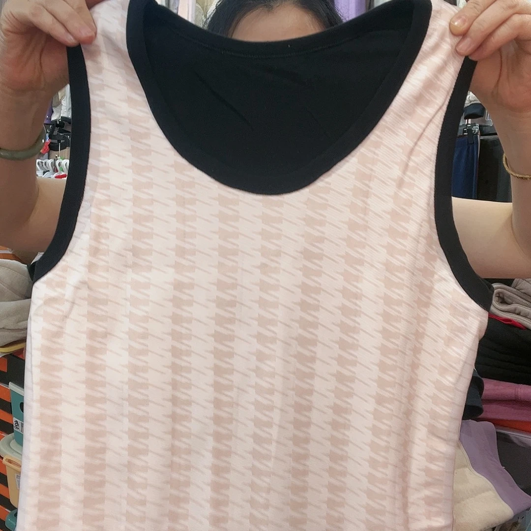 羊羔毛120-140斤女羊毛背心黑